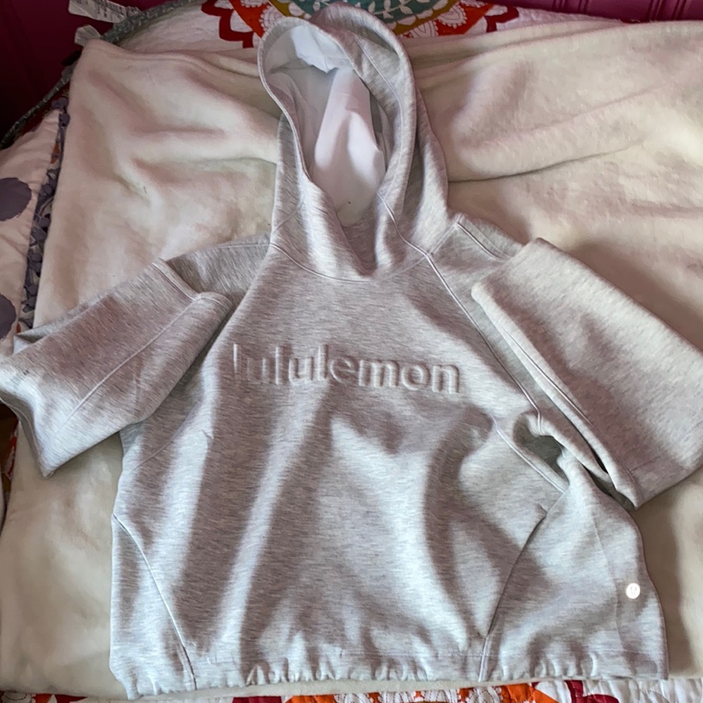 Lululemon AirWrap Hoodie *Emboss Wordmark